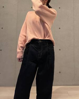 《季節問わず大活躍！！》「快適に穿けるシルエットが嬉しい」【ユニクロ】“ジーンズ”コーデ集