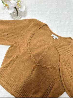 「デザインも機能性も」！！【ユニクロとマメクロゴウチコラボ】の”3Dニット”は「脚長効果抜群！」