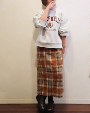 「配色と形がかわいくて」「ツボすぎました♡」【しまむら】全部2000円以下！？”ロゴニット＆スウェット”が「大当たり」