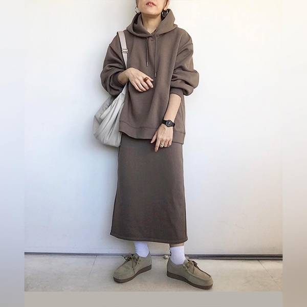 ゆるっと感がちょうどイイ♡【GU】オシャレ女子が夢中の「ナロースカート」