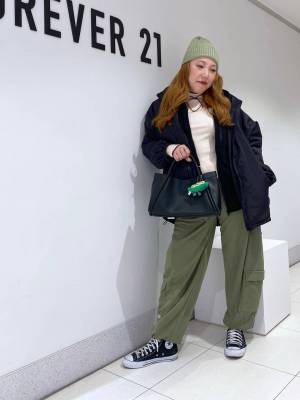 今、バッグに【ぬいぐるみキーホルダー】が流行ってる？！ゆるっと可愛い♡「激かわアイテム」