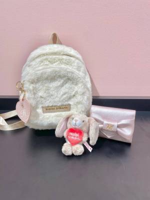 今、バッグに【ぬいぐるみキーホルダー】が流行ってる？！ゆるっと可愛い♡「激かわアイテム」