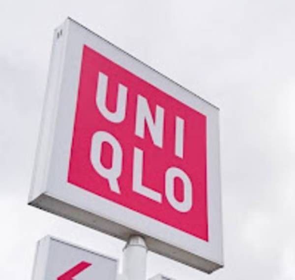 「脚が盛れる」「とにかく褒められる」レビュー大絶賛の【ユニクロ】”神ローファー”はどんなコーデにも合う！