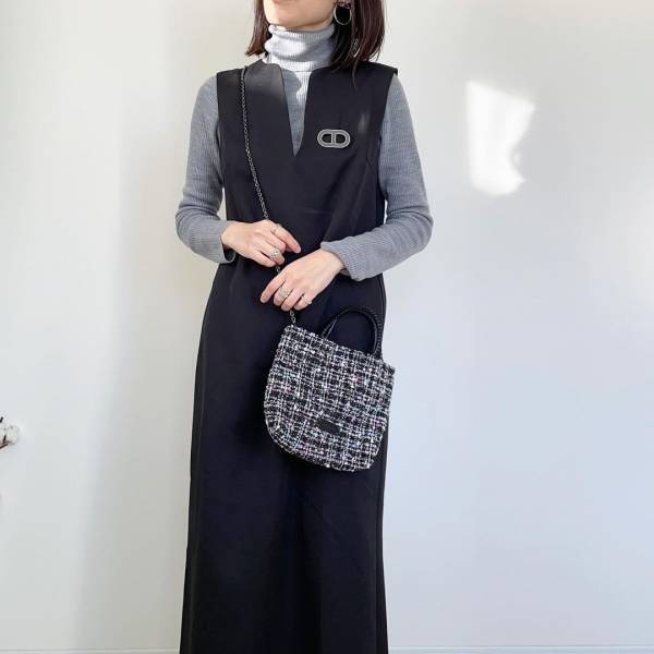 思わず「グレーを買い足しました♡」【ユニクロ】「毎年買い足している」“タートルネック”紹介