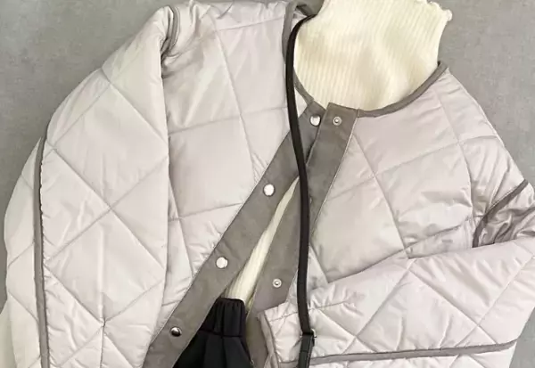 「高見えで洗練された印象に」トレンドグレーが大人見え！”キルティングジャケット”