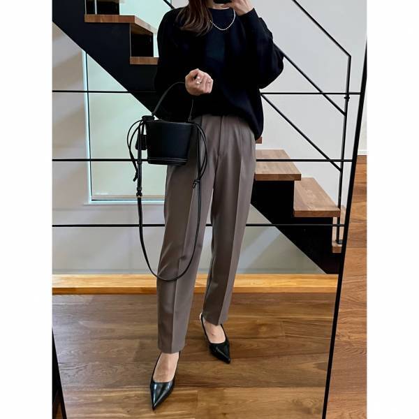 《毎年大活躍！》「着回し力抜群」黒セーターもう買った？【ユニクロ】モチモチ肌触りのセーターコーデ紹介