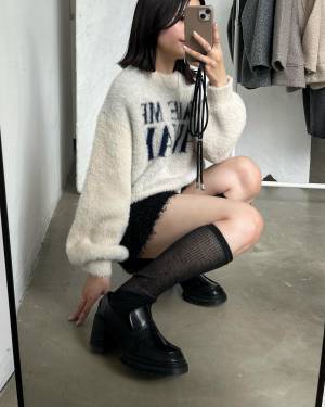 NEXTトレンドかもッ！？【20代】『ハイソックス』を使った「韓国っぽコーデ」