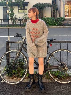 『着こなせない方』必見！ オシャレさんに学ぶ【赤色トップス】を使ったコーデ術