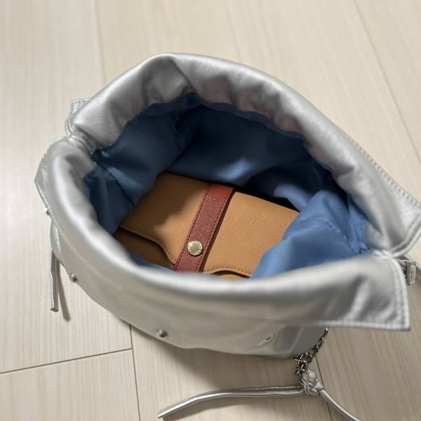 《チェックしてッ！》「昨年からじわじわブームがきている」【しまむら】「キラキラ」“シルバーバッグ”特集