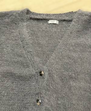 ＜2420円でゲット♡＞「ぽわん袖が可愛すぎる！」【しまむら】“もこもこカーデ”が「上品見えする！」