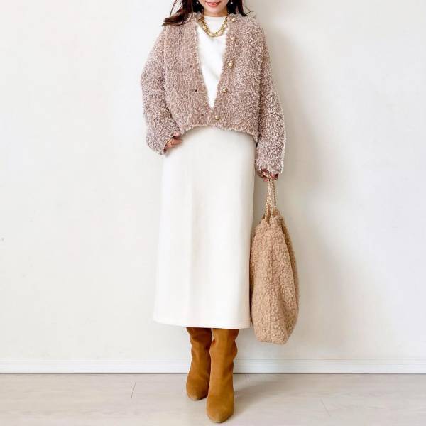 想像以上に可愛いッ♡♡【ユニクロ】冬コーデを格上げ！「ホワイトアイテム」