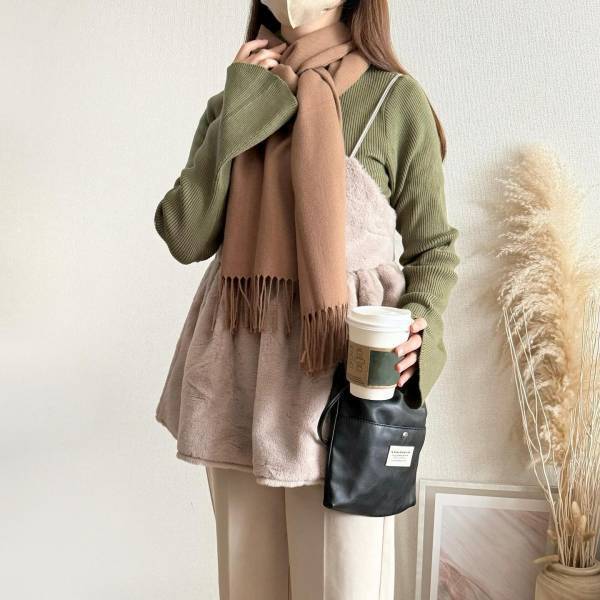 やっぱ『ブラウン』優秀♡【ユニクロ】シンプルで使い勝手◎「あったかマフラー」