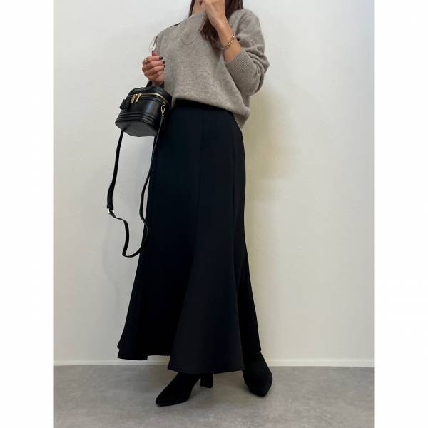 トレンドの「グレー」をどう着こなす？【UNIQLO】のアイテムと作る”グレー×ブラックコーデ”紹介