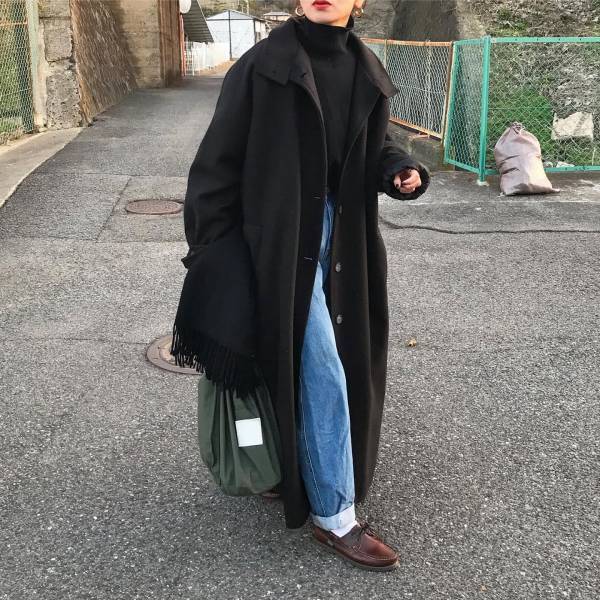 やっぱ『黒』が一番！！【黒コート】重たく見えない！「垢抜けコーデ術」とは？