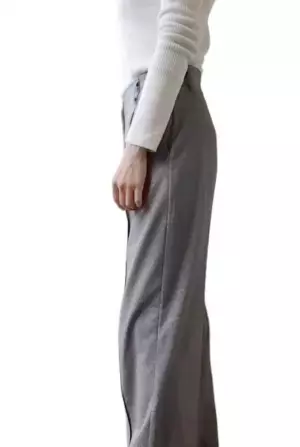 「鏡を見るたびうれしくなっちゃう」？！【GU】「大活躍」すること間違いなしの”ボトムス”2選