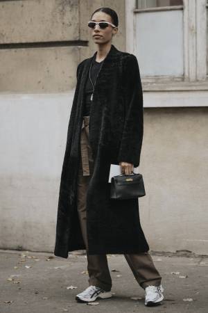 ぬくもり「ファーコート」を良バランスに着こなすには？【ストリートスナップ】