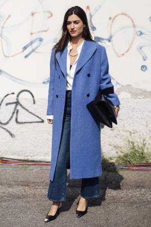 春まで活躍！ 今新調しても損しない「カラーアウター」活用術【ストリートスナップ】