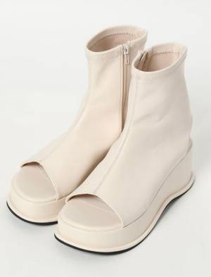 今から履けてトレンド先取り♡【オープントゥブーツ】が可愛い！