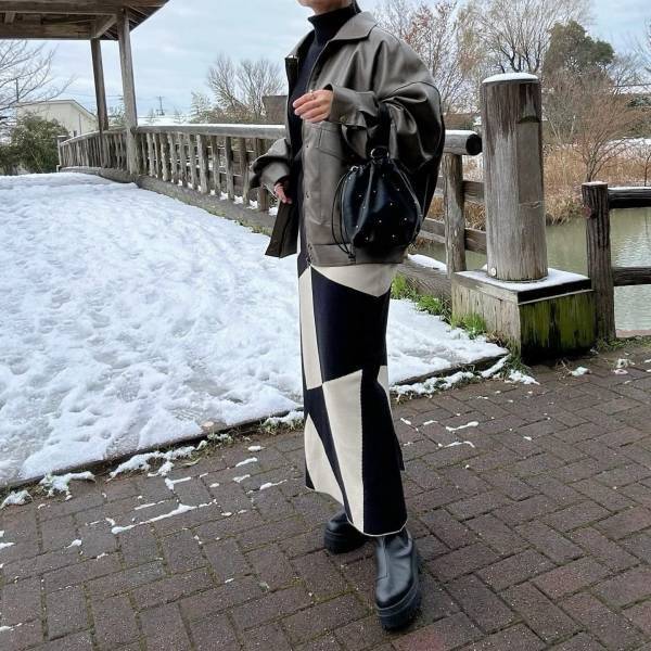 「可愛いが爆発」「パーフェクトすぎ」しまむらの“合皮ブルゾン”が軽くて可愛い！