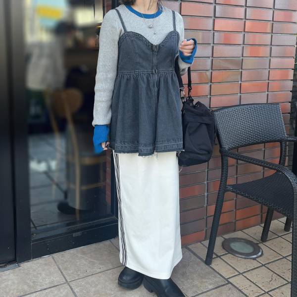 【しまむら】思わず2色買い「どちらのカラーも可愛すぎるー！！」袖がおしゃれな“配色トップス”紹介