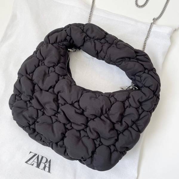 形・色・デザイン何もかもが素敵すぎる♡【ZARA】「一目惚れした」”一癖バッグ”がとにかく可愛い～！