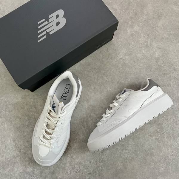 ”ボリューム感”が可愛い！大人が失敗しない【Newbalance】のスニーカーで作るシンプルカジュアルコーデ3選