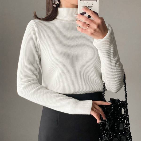 【UNIQLO】これは「イロチ買いマニア」も続出するよ…何色あっても困らない！着回し優秀「バズりタートル」