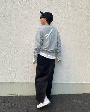 ＜名品すぎる＞「コスパ良すぎ」で「コレは買い！！」【ユニクロ】“スウェットシャツコーデ”