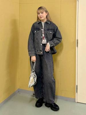 こりゃ一軍入り！旬シルエットな【カーヴィーデニム】が可愛い♡