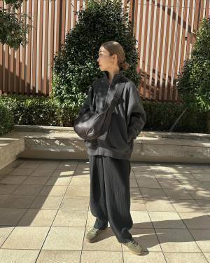 脱・地味コーデ！【カラースニーカー】で明るさをプラスして♡