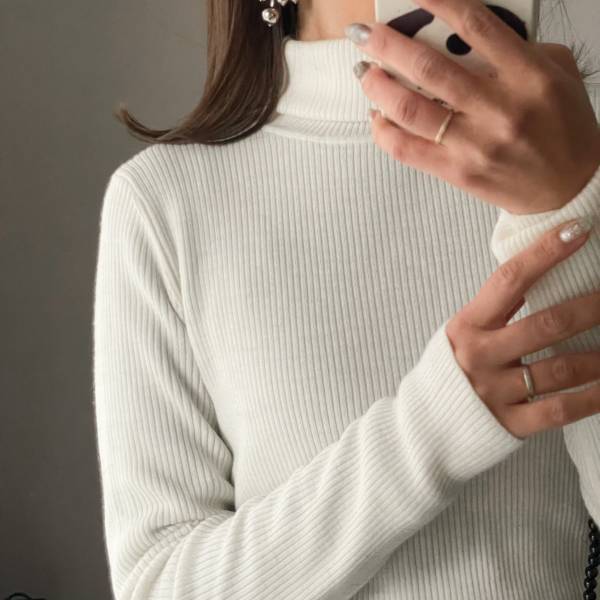 「飽きのこない定番」と言えば【ユニクロ】のバズり“タートル”！『大人女子』にピッタリな着回しコーデ♡