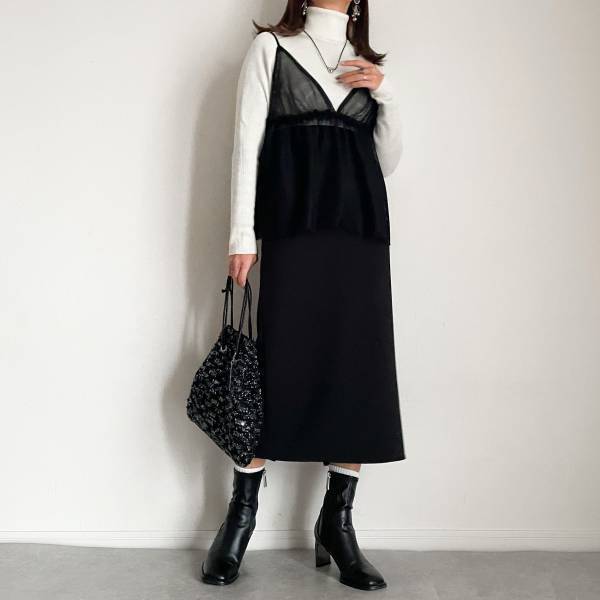 「飽きのこない定番」と言えば【ユニクロ】のバズり“タートル”！『大人女子』にピッタリな着回しコーデ♡