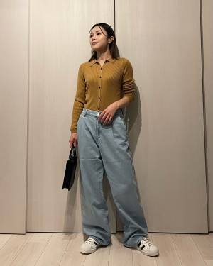 《季節問わず大活躍！》「快適に穿ける」【ユニクロ】新作デニムが“着まわし幅を広げてくれる”ナイスなアイテムに！