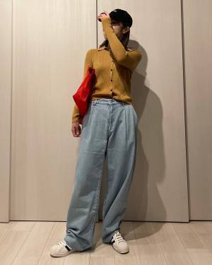 《季節問わず大活躍！》「快適に穿ける」【ユニクロ】新作デニムが“着まわし幅を広げてくれる”ナイスなアイテムに！