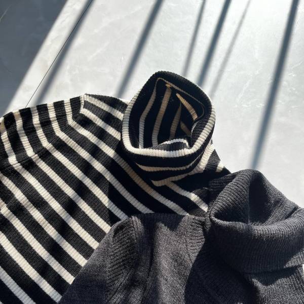 やっぱ【ユニクロ】しか勝たん♡ 大人っぽカラーで上品！「おしゃれセーター」