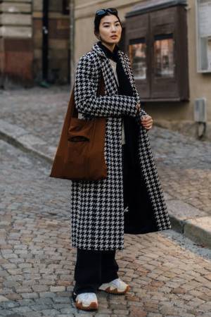 やっぱり好き♡ 「スニーカー」でちょうどよく外す、最旬スタイルの作り方【ストリートスナップ】