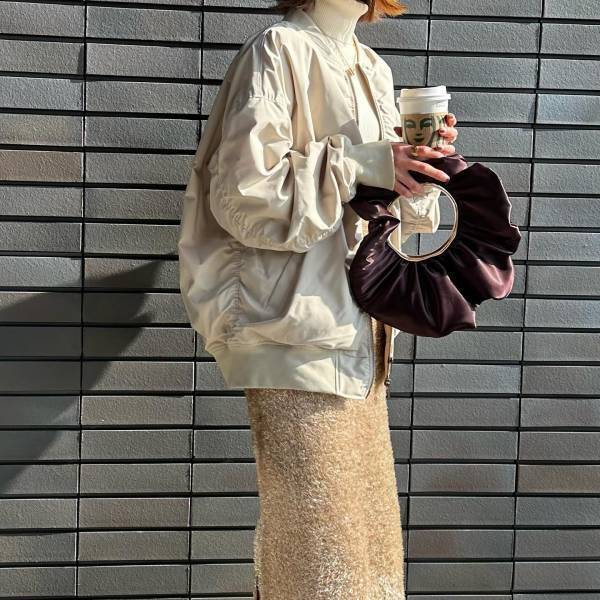 コーデを一気に格上げ♡【ZARA】サテンフリルが可愛い”バケットバッグ”紹介