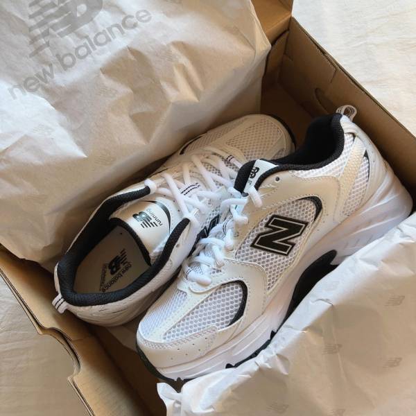 春に向けて新調してる人、多数♡【20代女子】におすすめ！「白スニーカー」