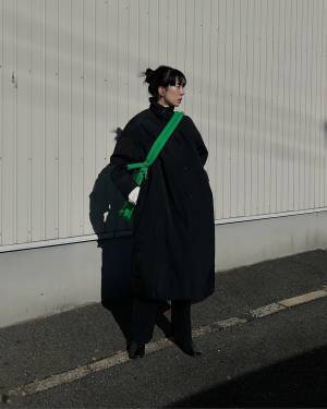 〈冬の地味見えを防ぐ！〉【カラーバッグ】でコーデに彩りを♡