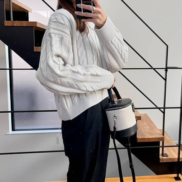「可愛くて高見え！」「コンパクトなサイズ感！」【GU】”ケーブルクルーネックセーター”は使いやすい♡