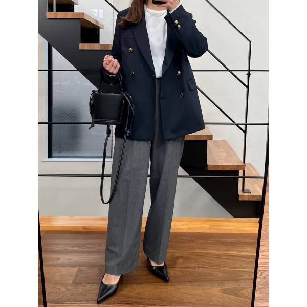 《半額で購入できた！？》春らしいコーデに！【green label relaxing】の紺ブレ×【ユニクロ】のボトムスを合わせたコーディネート特集！