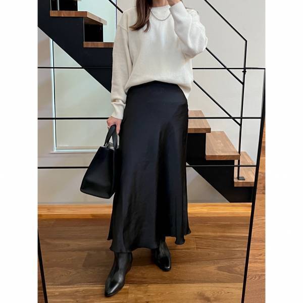 《今が買い！！》オールシーズン履ける！【SENSE OF PLACE】「艶感が高見え」の”サテンスカート”着回しコーデ