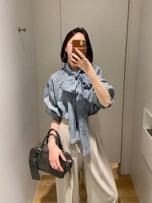 「大きめ」がポイント！ 大人可愛い【ボウタイトップス】が見逃せない♡