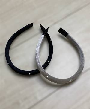 「590円」の衝撃コスパ！【GU】光沢感が可愛くて高見え！！”ベロアカチューシャ”は「大人買い」したくなる～！