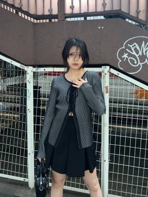 今から春先まで大活躍！？ さりげない【レースアップアイテム】がかわいい♡