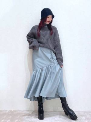 今から春先まで大活躍！？ さりげない【レースアップアイテム】がかわいい♡