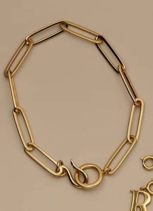 冬こそ「ゴールド」で♡より大人な雰囲気に！【チェーンブレス】