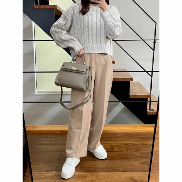 「ショート丈で可愛い」「春にピッタリ」【GU】の”ケーブルクルーネックセーター”×”ワイドボトムス”でコーデ組んでみた♡