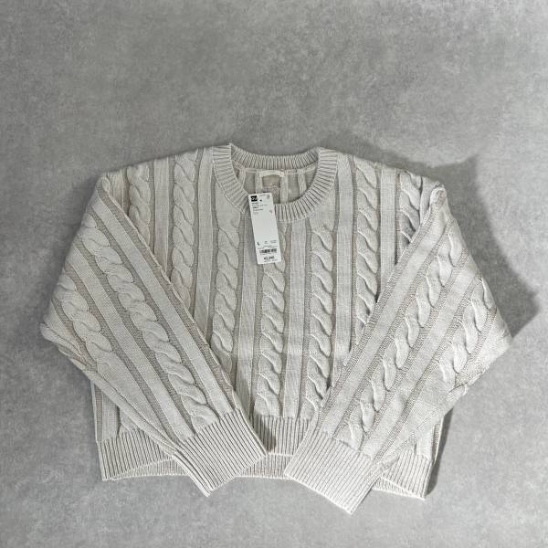 「ショート丈で可愛い」「春にピッタリ」【GU】の”ケーブルクルーネックセーター”×”ワイドボトムス”でコーデ組んでみた♡