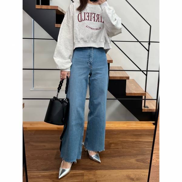 〈ZOZOTOWNで買える！〉「春も大活躍」な【ULEULA】の”ロゴスウェット”が「ヘビロテの予感」